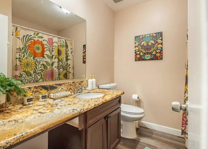 3b With Pool For Groups Near Stadium And Entertainment Holiday home Glendale