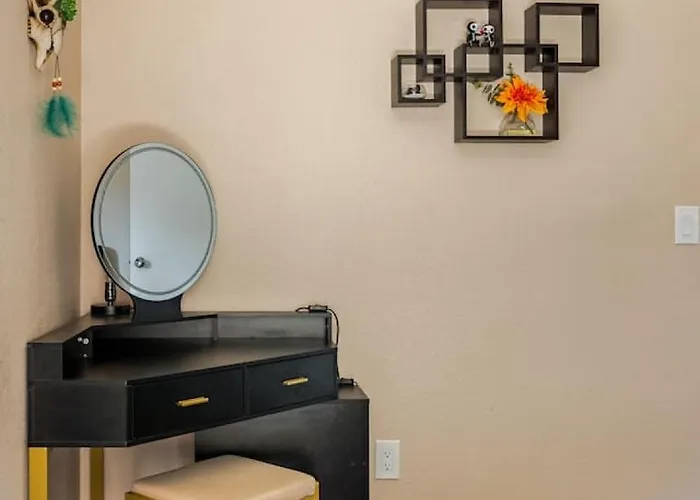 3b With Pool For Groups Near Stadium And Entertainment Holiday home Glendale