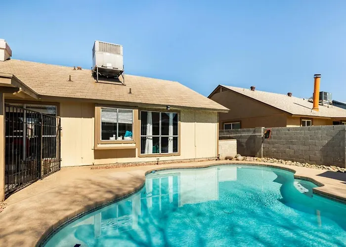 Holiday home 3b With Pool For Groups Near Stadium And Entertainment