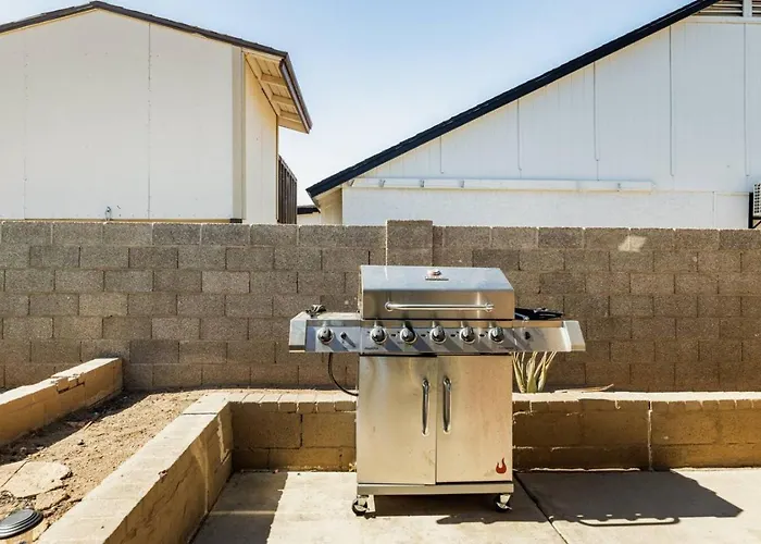 3b With Pool For Groups Near Stadium And Entertainment Glendale
